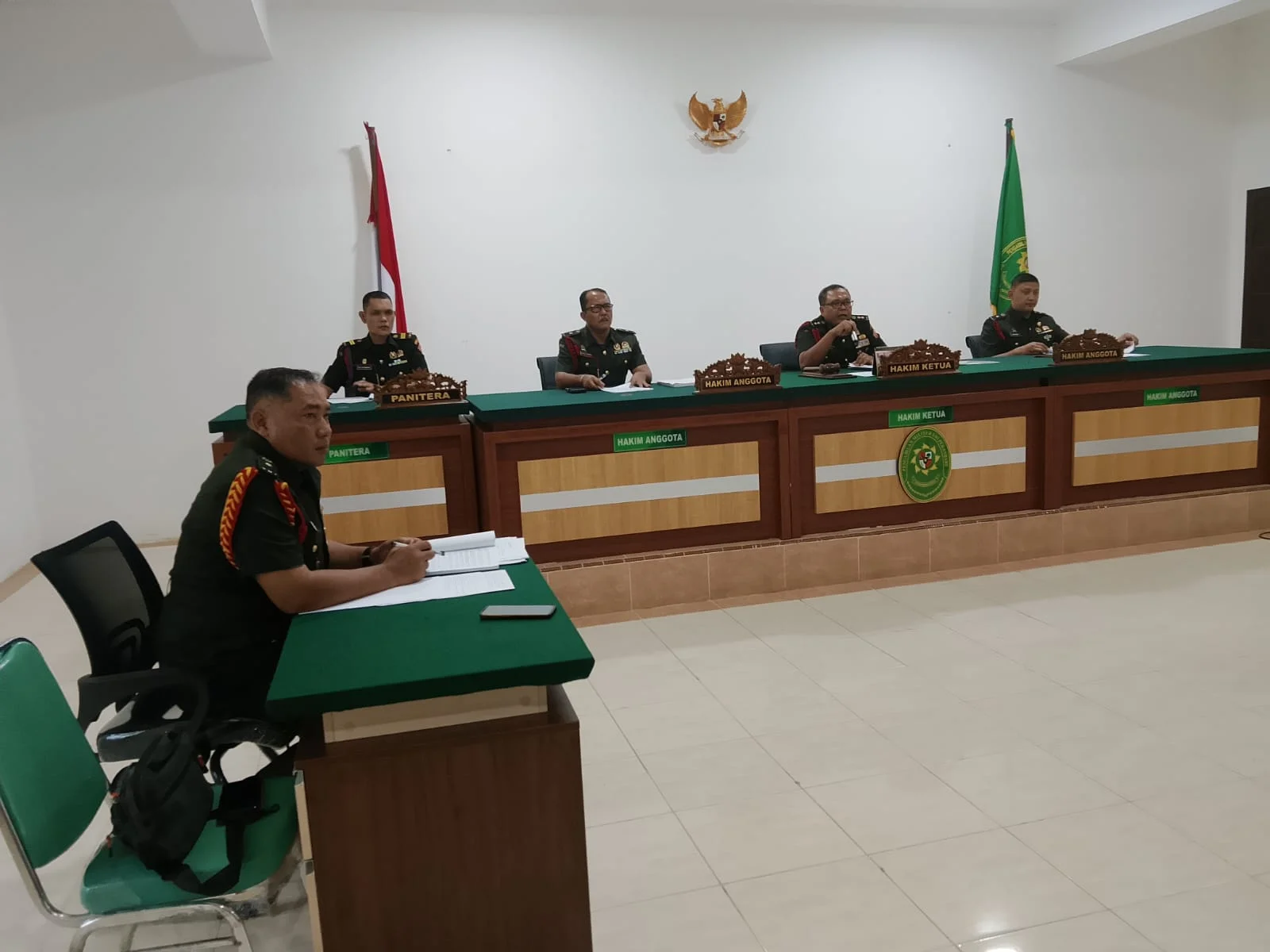 Pengadilan Militer I-03 Pekanbaru melaksanakan persidangan perkara pidana secara daring pada Senin (14/9/2026)