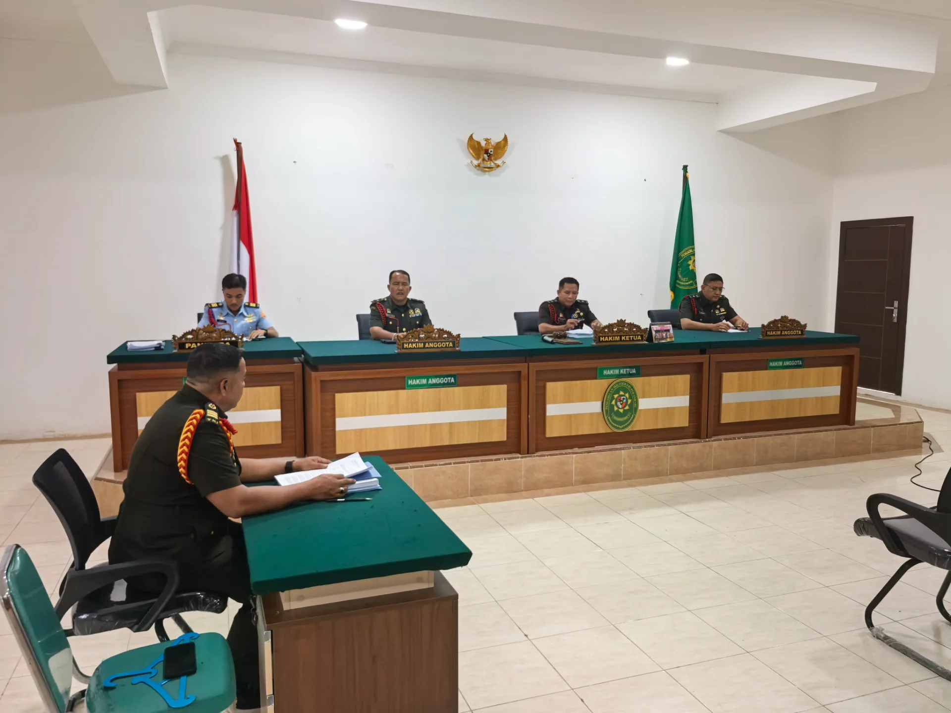 Pengadilan Militer I-03 Pekanbaru melaksanakan rangkaian persidangan perkara pada Senin, 21 September 2026, bertempat di Ruang Sidang Cakra